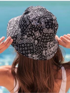 Shiraleah Black White Paisley Dallas Reversible Bucket Hat 100% Cotton Women NWT